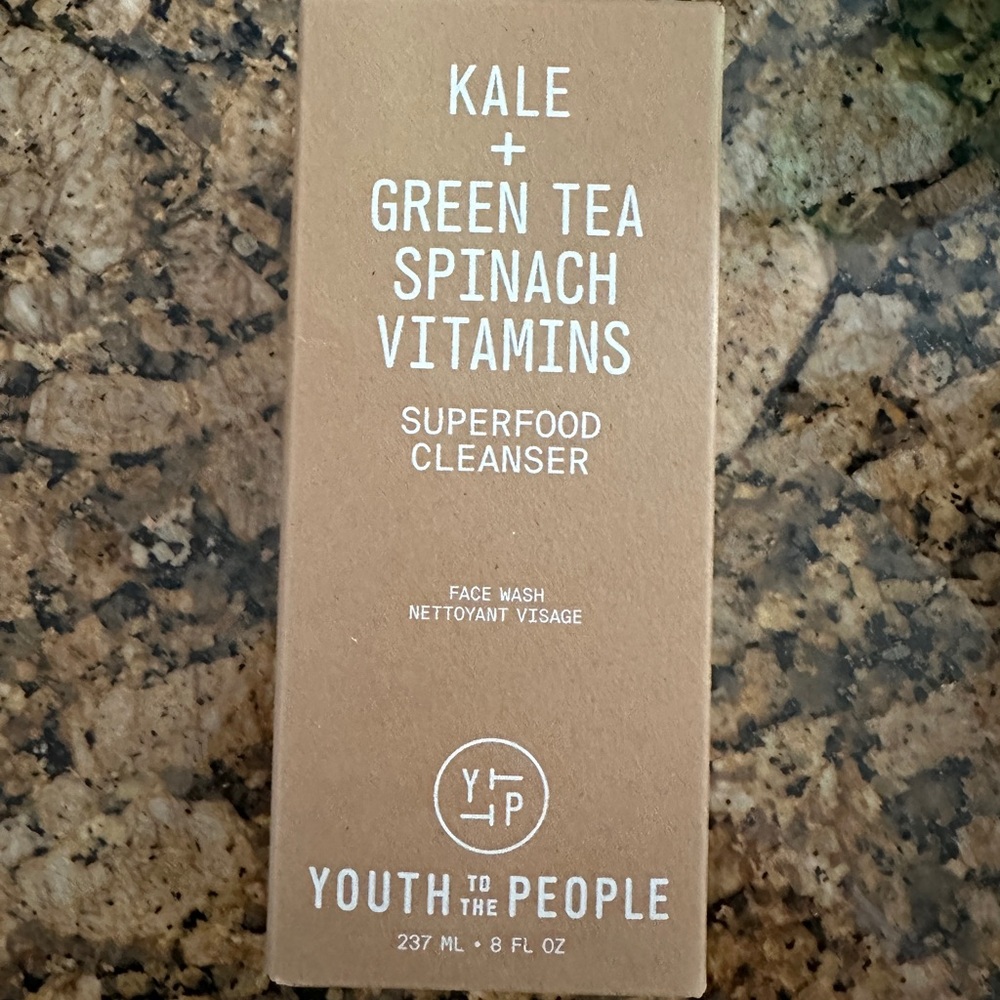 Youth to the people Kale + Green Tea Spinach Vitamins superfood Cleanser